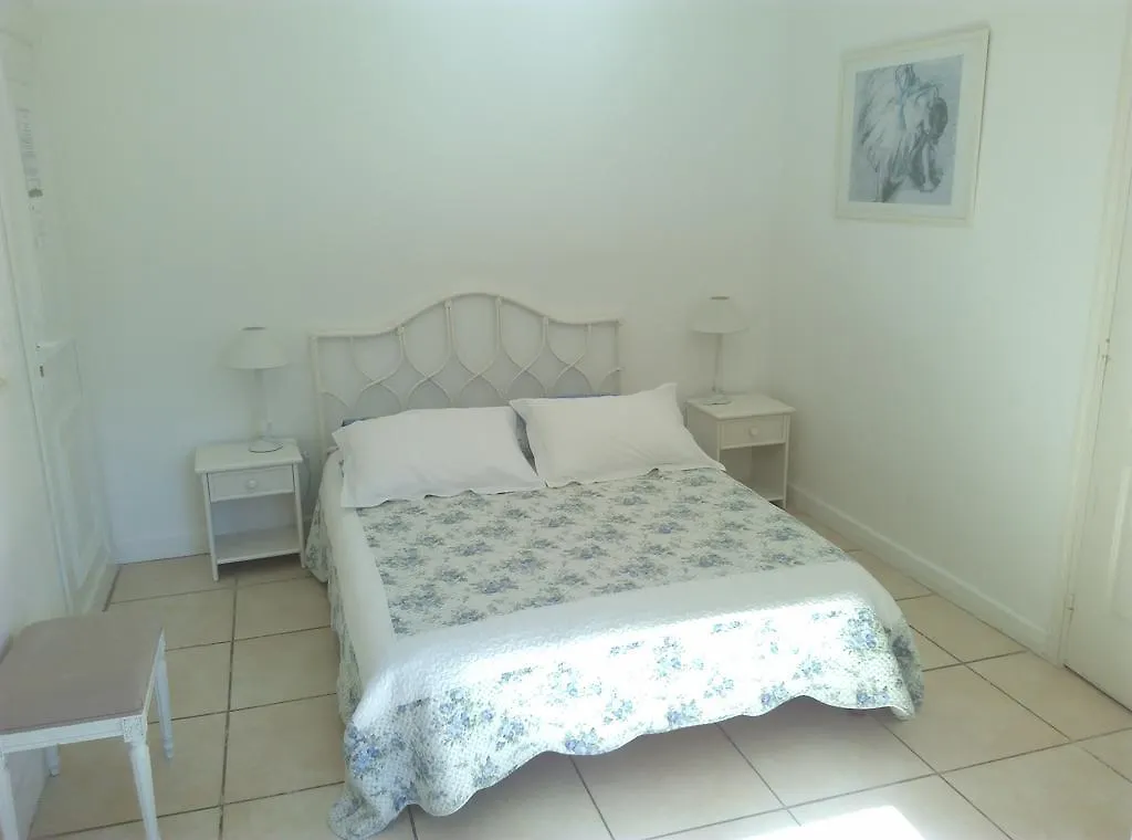 Les Palmiers Bed and Breakfast Le Muy 2*,  Frankrijk